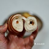 花生酱碱水海盐卷两个盐卷的纹路极其漂亮,层次也特别好