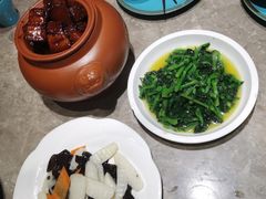 -月枫江南小馆(绿地缤纷广场店)