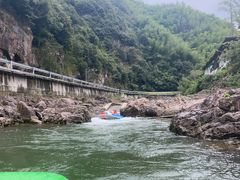 -安吉龙王山峡谷漂流