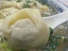 -滋滋香馄饨(听海路店)