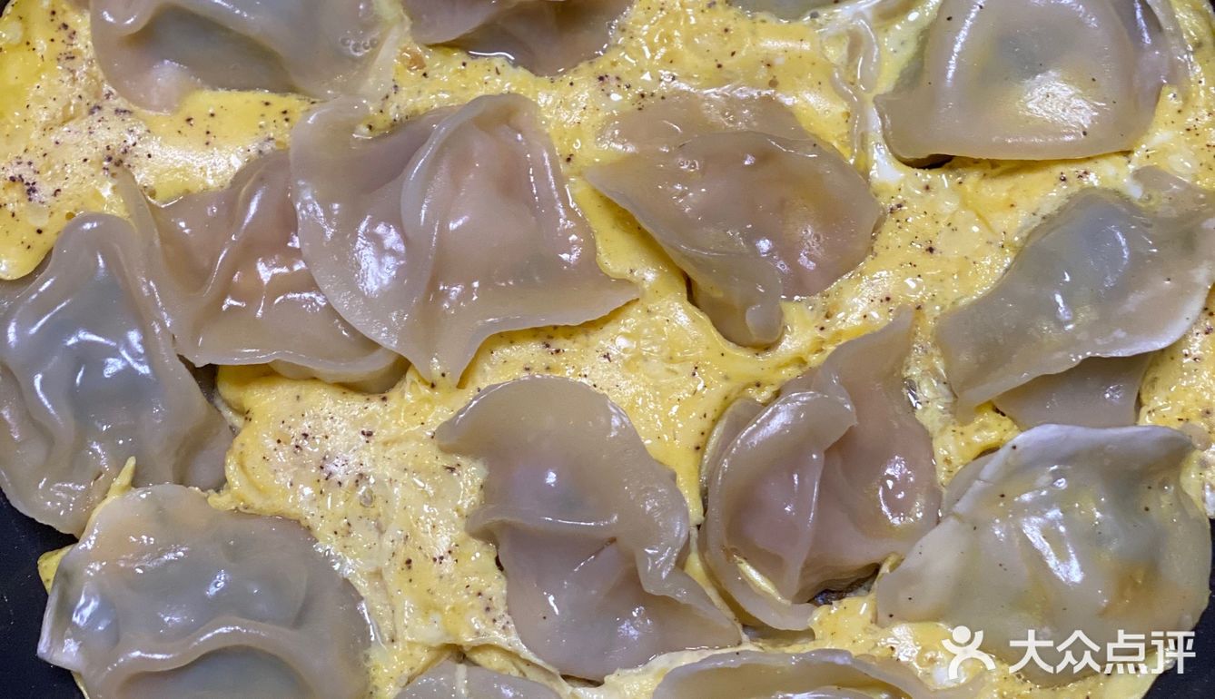 电饭锅做的抱蛋煎饺，网上教程很多大家可以试试