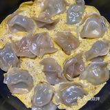 电饭锅做的抱蛋煎饺，网上教程很多大家可以试试
