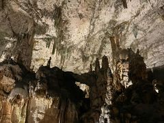 -波斯托伊纳溶洞