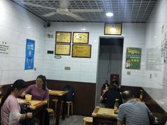 大堂-覃肥叔桂林米粉(粮道街店)