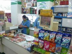 -全家便利店(宜山路站店)