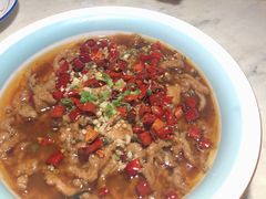 水煮肉片-大胡同天津菜·海肠捞饭·津门皮皮虾锅贴一绝(西姜井店)