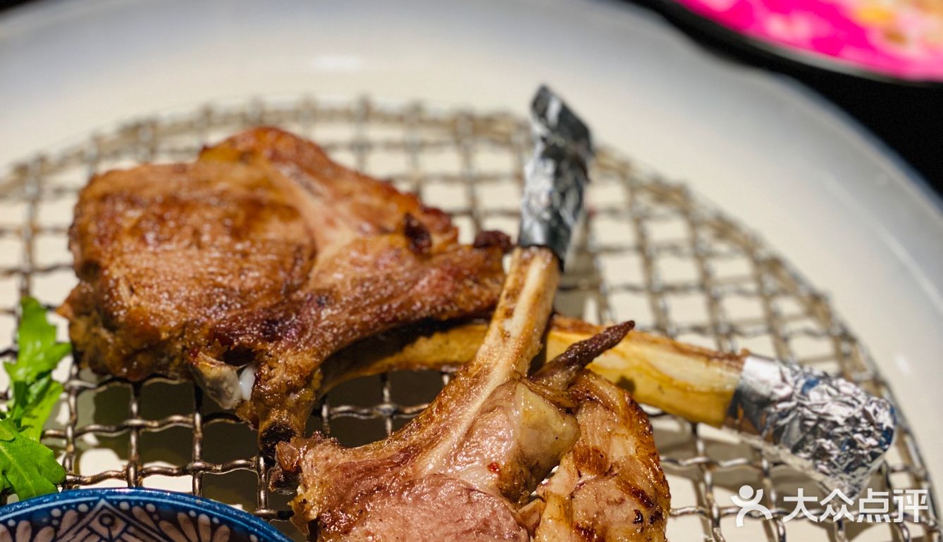 想吃肉就来迷迭巷，感受新疆人的豪爽