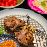 想吃肉就来迷迭巷，感受新疆人的豪爽
