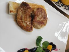 苹果酒煎鹅肝配梅子-梧桐