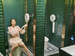 -厦门帷幕开啦红地毯蜡像艺术馆