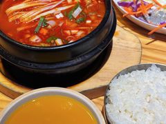 泡菜豆腐汤-喜来稀肉(北外滩白玉兰广场店)