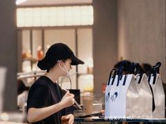 大堂-喜茶(深圳万象城黑金店)