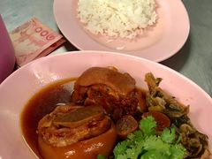 -Kha Mu Charoensang(Silom)