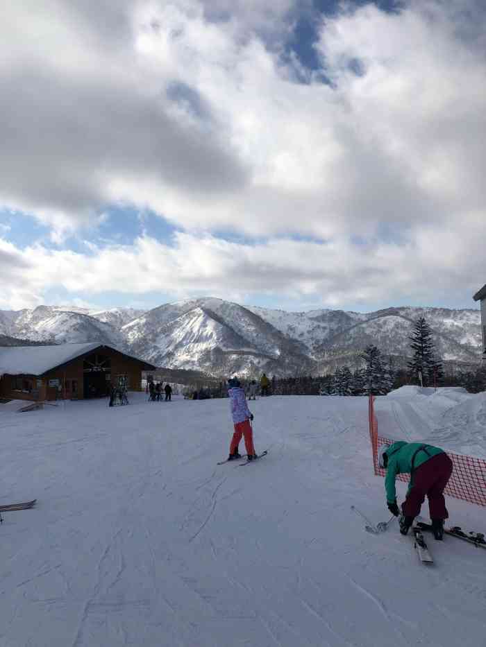 kiroro滑雪场图片