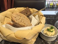 餐前面包篮-LESCEDARS Brasserie Bistro香柏树