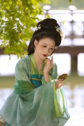 -两间半汉服工作室(平江路店)