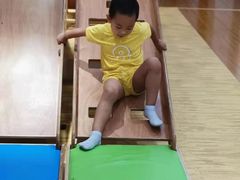 -抱抱熊托育中心(大悦城店)