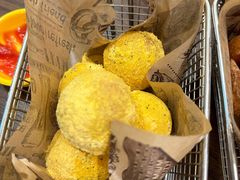 -BHC炸鸡(明洞总店)