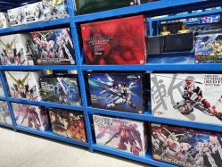 -逝水玩具折扣店