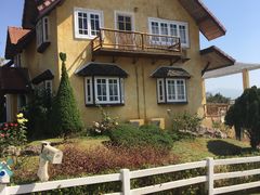 -黄色小屋
