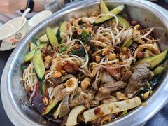 -周良天山牛杂城(天山路总店)