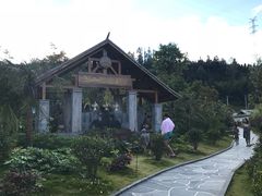 -腾冲洞山温泉村