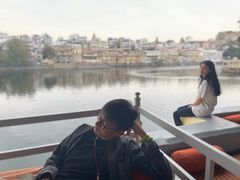 -Lake Shore Hotel & Restaurant