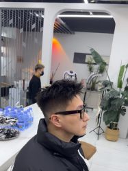 -尤司男士国潮理发馆