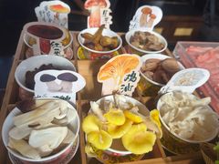 -菌自由丨野生菌火锅特色庭院餐厅(丽江古城店)