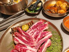 -草家酱蟹炭火烤肉店(珲春南路一店)