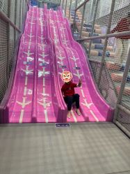 -嗨贝天地亲子乐园 · 生日派对·VR对战(万象城店)