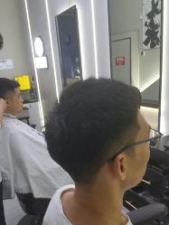 -尤司男士国潮理发馆