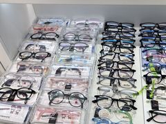-J-Optical佳视明眼镜·蔡司视觉(青岛金茂览秀城店)