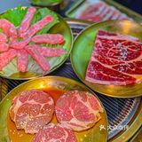 把隔壁买来做等位区的烤肉店🤦🏻‍♀️豪横‼️