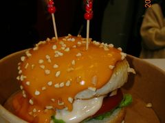 瀑布芝士牛肉汉堡-玩味工厂·东南亚特色餐厅(太古里店)
