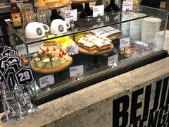面包甜点陈列柜-Moka Bros 摩卡站(嘉华店)