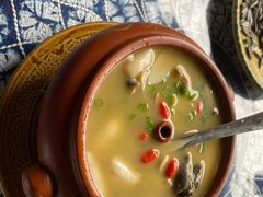 松茸鸡汤-龙姐私房菜(和顺古镇店)