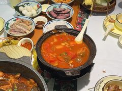 -刘姐啤酒鱼民族演艺餐厅(西街总店)