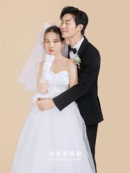 -纪梵希旅拍婚纱摄影(大连总店)