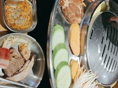 -哈哈碳都·牛肋条无限自助烤肉(宝龙店)