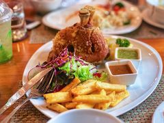 -Chom Cafe and Restaurant