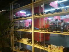 -唯品仓(东山锦轩·现代城店)