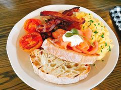 -ROAST coffee & eatery