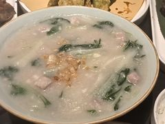 荔浦芋头焖小白菜-桂小厨广西菜(万象城店)