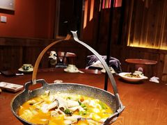 -老滇山寨•云南特色菜•地方菜•民族风情歌舞表演(金碧店)