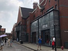 -钟书阁(松江泰晤士小镇店)