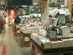 -西西弗书店&矢量咖啡(凯德晶萃广场店)