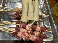 -哈尔滨小酒馆·鲜肉现穿自助烧烤(康新花园店)