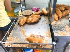 -Bánh Mì Huynh Hoa