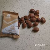 街上的人明显多了起来，躲起来了